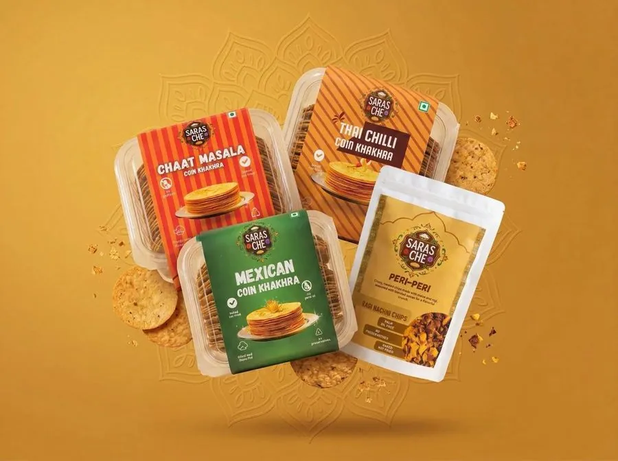 Saras Che Coin Khakhra packs in their flavours